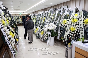 【フォト】ソウル聖母病院に設けられた「ポパイおじさん」こと故イ・サンヨンさんの祭壇