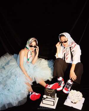 【フォト】キム・ジュノ＆キム・ジミン「さすがお笑いカップル」ユーモラスなウエディング写真公開