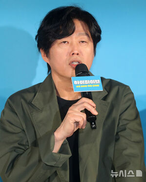 【フォト】ポーズを取る『ハイファイブ』のキャストたち