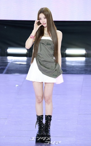 【フォト】MEOVVアンナ、格の違う女神の美しさ