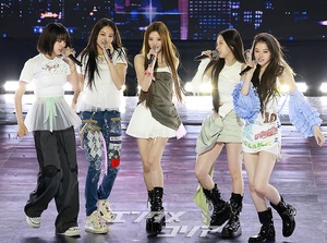 【フォト】MEOVV、パフォーマンスでステージを圧倒