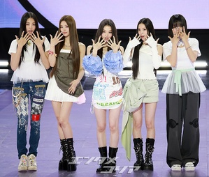 【フォト】5人5色MEOVV、1st EPリリース…はつらつとしたフォトタイム