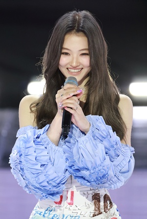 【フォト】5人5色MEOVV、1st EPリリース…はつらつとしたフォトタイム