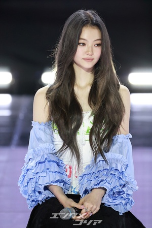 【フォト】5人5色MEOVV、1st EPリリース…はつらつとしたフォトタイム