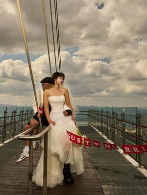 【フォト】幸せいっぱいのチェ・ヨジン＆キム・ジェウク、クールなウエディング写真公開