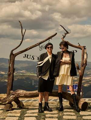 【フォト】幸せいっぱいのチェ・ヨジン＆キム・ジェウク、クールなウエディング写真公開