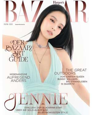 BLACKPINKジェニー、胸元が深く切れ込んだドレス姿が魅惑的…ドイツでファッション誌の表紙を飾る