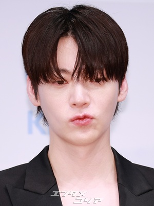 【フォト】ポーズを取る『行く情来る情イ・ミンジョン』の出演者たち