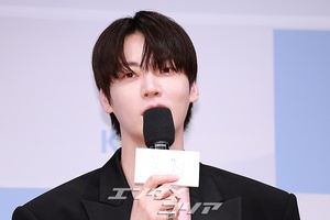 【フォト】ポーズを取る『行く情来る情イ・ミンジョン』の出演者たち