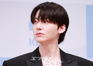 【フォト】ポーズを取る『行く情来る情イ・ミンジョン』の出演者たち