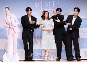 【フォト】ポーズを取る『行く情来る情イ・ミンジョン』の出演者たち