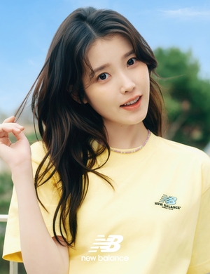 【フォト】IU、New Balance夏キャンペーンでさわやかなビジュアル