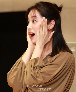 【フォト】チャ・ジュヨン、ギリシャの女神のよう…マキシワンピ姿が上品