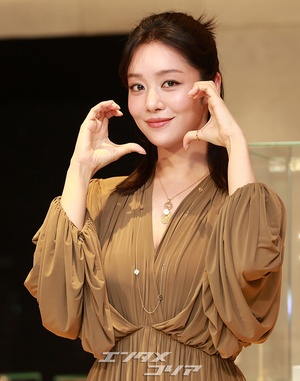 【フォト】チャ・ジュヨン、ギリシャの女神のよう…マキシワンピ姿が上品