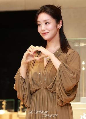 【フォト】チャ・ジュヨン、ギリシャの女神のよう…マキシワンピ姿が上品