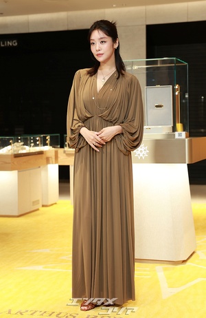 【フォト】チャ・ジュヨン、ギリシャの女神のよう…マキシワンピ姿が上品