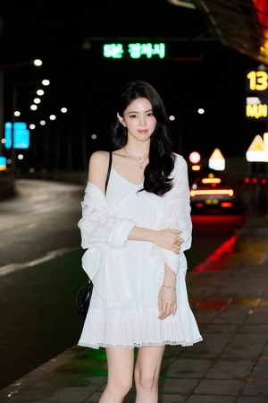 【フォト】ハン・ソヒ　カンヌ国際映画祭出席のため出発…清純ワンピース・コーデ