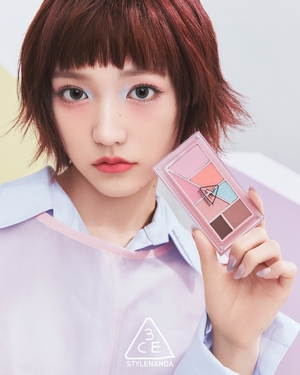 【フォト】KiiiKiiiジユ、コスメブランドのイメキャラに…個性的な魅力アピール