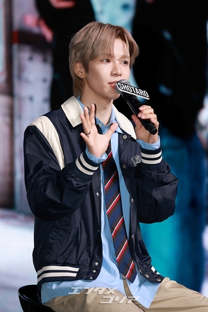 【フォト】RIIZEショウタロウ、和やかなビジュアル