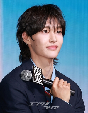 【フォト】胸がキュンとなるRIIZEウォンビンの眼差し