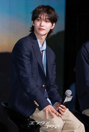 【フォト】胸がキュンとなるRIIZEウォンビンの眼差し