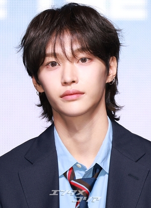 【フォト】胸がキュンとなるRIIZEウォンビンの眼差し