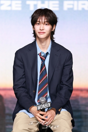 【フォト】胸がキュンとなるRIIZEウォンビンの眼差し