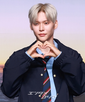 【フォト】RIIZEウンソク、銀色のカリスマ