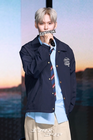 【フォト】RIIZEウンソク、銀色のカリスマ