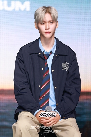 【フォト】RIIZEウンソク、銀色のカリスマ