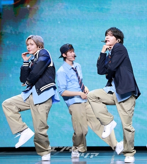 【フォト】RIIZE、ミュージカルのようなステージ