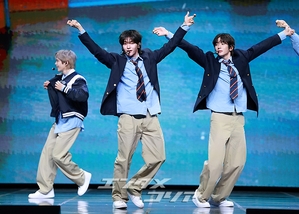 【フォト】RIIZE、ミュージカルのようなステージ