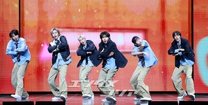 【フォト】RIIZE、ミュージカルのようなステージ