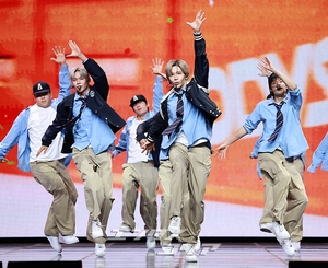 【フォト】RIIZE、ミュージカルのようなステージ