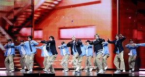 【フォト】RIIZE、ミュージカルのようなステージ