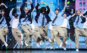 【フォト】RIIZE、ミュージカルのようなステージ