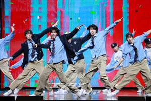 【フォト】RIIZE、ミュージカルのようなステージ
