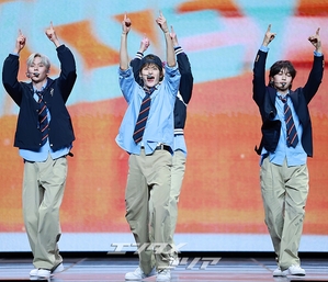 【フォト】RIIZE、ミュージカルのようなステージ