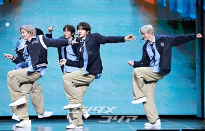 【フォト】RIIZE、ミュージカルのようなステージ