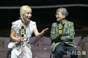 【フォト】韓国国立劇団の舞台『ヘッダ・ガーブレル』主演イ・ヘヨン×演出パク・ジョンヒ