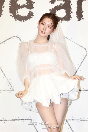 【フォト】i-dleミヨン　清純な美しさ