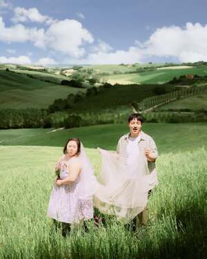 【フォト】『私たちのブルース』出演のダウン症女優チョン・ウネ、童話のワンシーンのようなウエディング写真公開