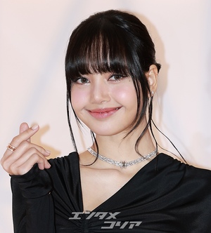 BLACKPINKリサ、財閥御曹司の恋人とイタリアで堂々デート