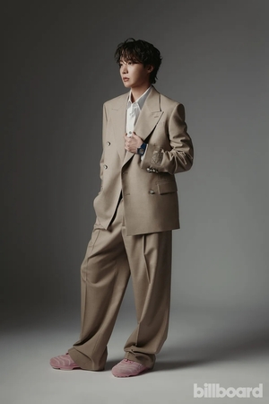 【フォト】防弾少年団J-HOPE、余裕があって洗練された魅力＝「Billboard magazine」