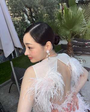 【フォト】清純さを抜け出し魅惑的な美しさのキム・ミンハ…カンヌ映画祭でまばゆいビジュアル披露