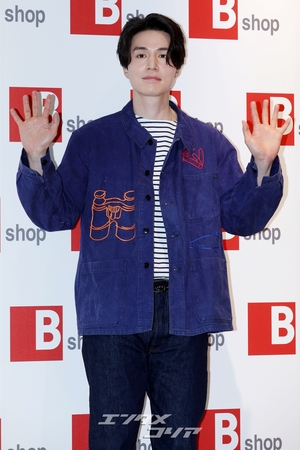 【フォト】イ・ドンウク、立っているだけでもステキな雰囲気