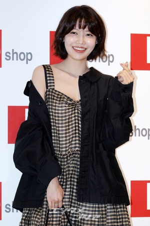 【フォト】少女時代スヨン、片方の肩を出しキュートな魅力アピール