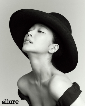 【フォト】チョ・ボア、大胆な魅力アピール