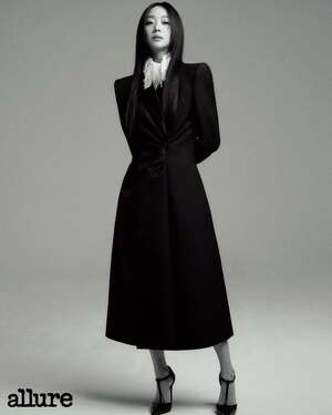 【フォト】チョ・ボア、大胆な魅力アピール