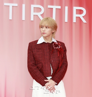 【フォト】山下幸輝「ダンディーに決めポーズ」